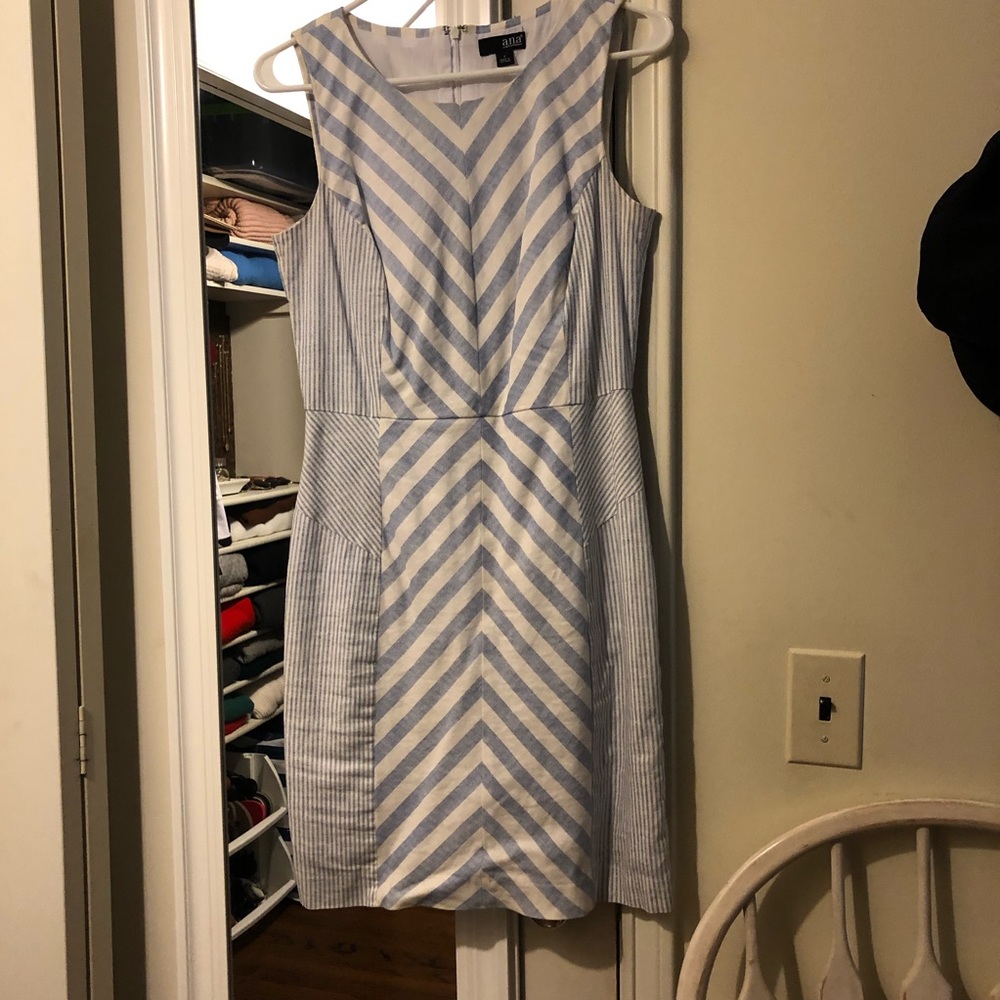 Sleeveless linen dress